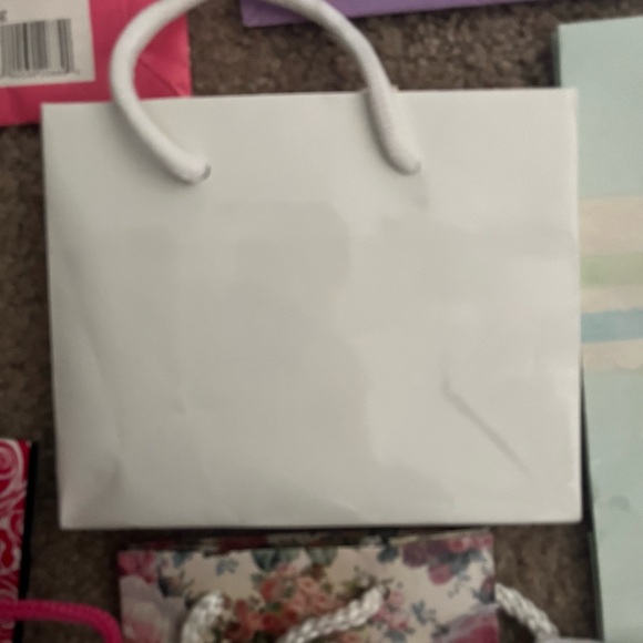 14 Gift bags Bundle  New condition - Picture 11 of 14